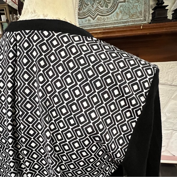 LOFT Black V-Neck Button-Up Cardigan Sweater Size Medium - Picture 3 of 9